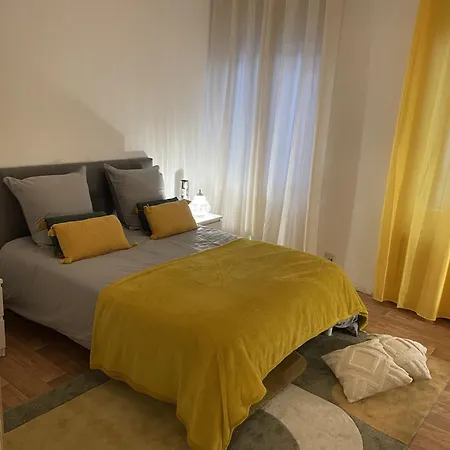 公寓 Charming Duplex In Heart Of *