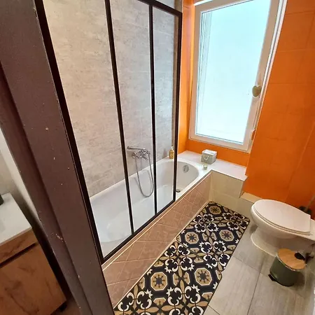 公寓 Charming Duplex In Heart Of *