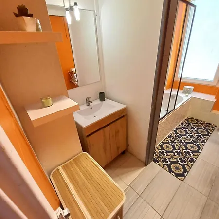 Charming Duplex In Heart Of *