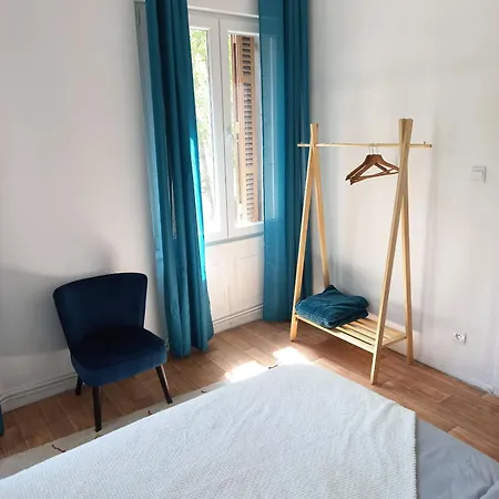 公寓 Charming Duplex In Heart Of *