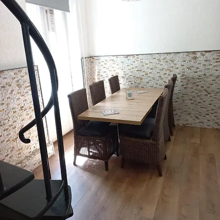 公寓 Charming Duplex In Heart Of 牟罗兹