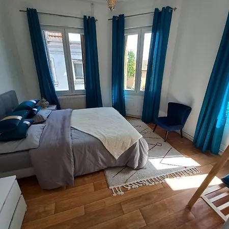 Charming Duplex In Heart Of *