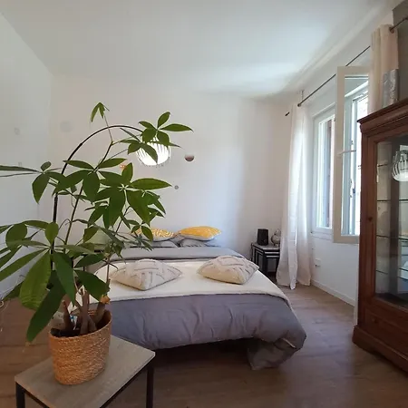 Charming Duplex In Heart Of *